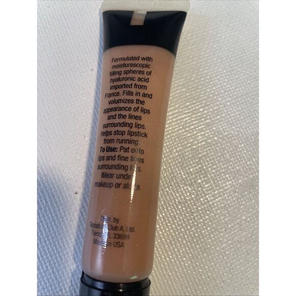 Signature Club A Hyaluronic Targeted Zone Lip Line Fill .75 oz New Sealed Plumps - Picture 2 of 3